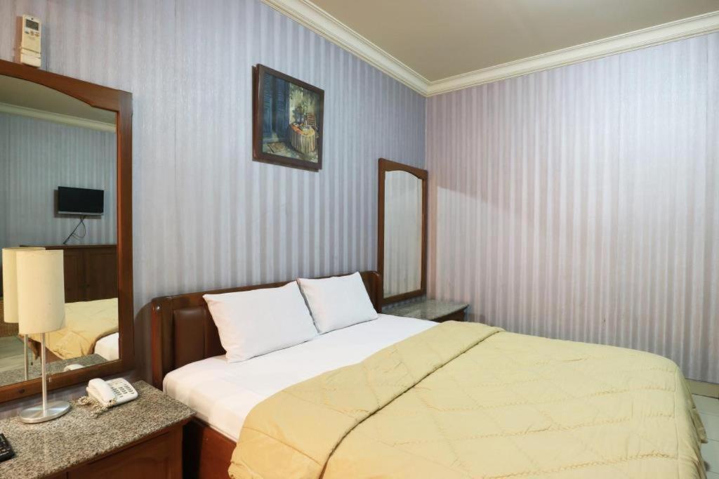 Hotel 678 Kemang Powered By Cocotel Jakarta Eksteriør billede